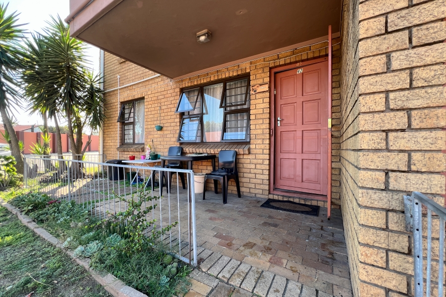 2 Bedroom Property for Sale in Morgenster Western Cape